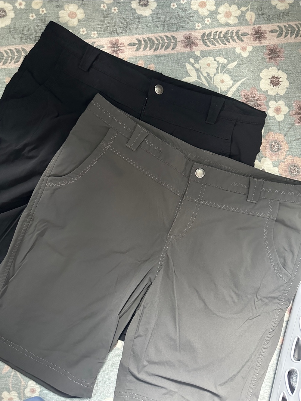 Women’s Eddie Bauer Shorts Bundle Stretch Performance - Black and Gray